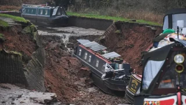 Major Incident Declared After Canal Collapse Leaves Boats Trapped in Giant Hole