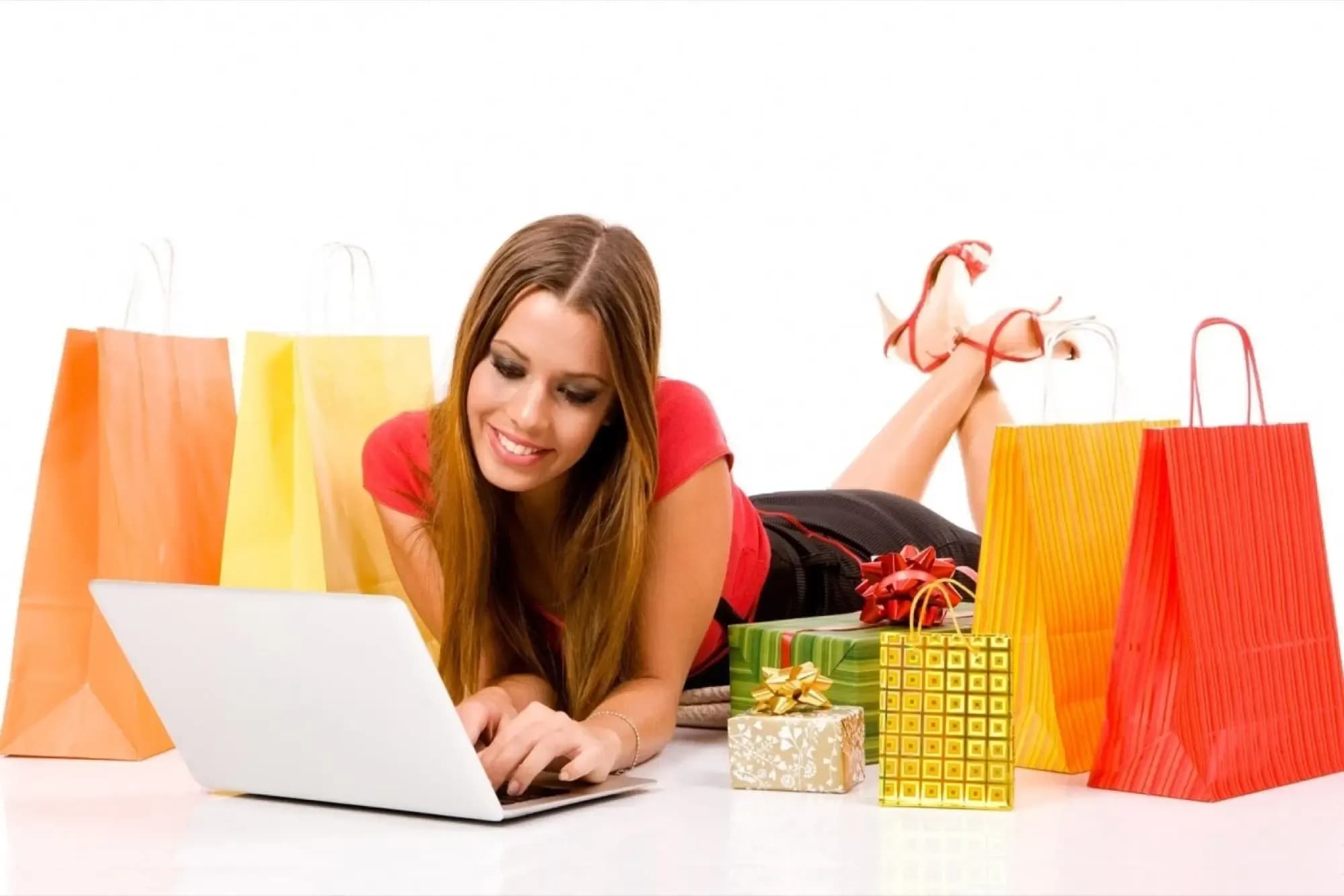 Smart ways to save more when shopping online