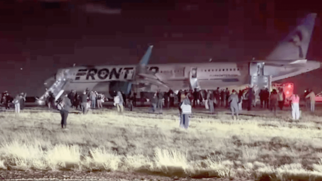 Audio Captures Pilots Reporting Fatal Frontier Runway Strike at Denver Airport