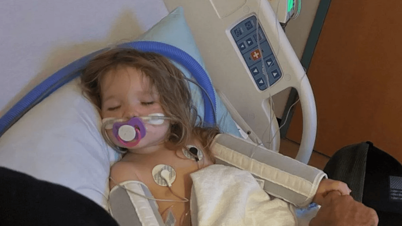 Mother Warns Parents After Viral “Thanksgiving Kiss” Sends Toddler to ICU With RSV