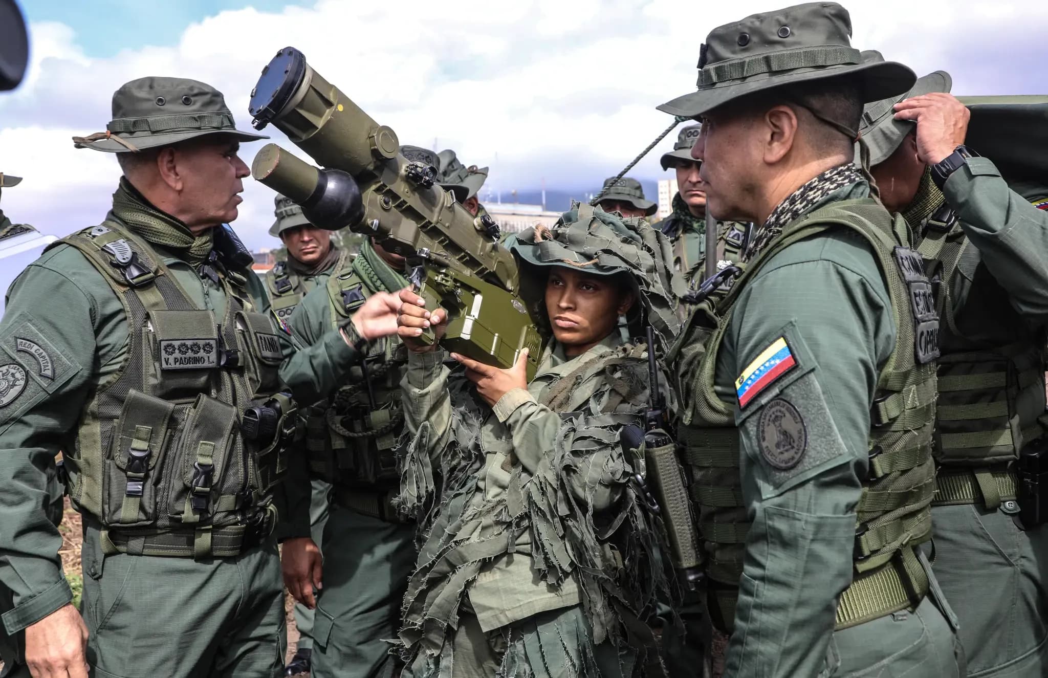Maduro Vows Chaos if US Invades: Guerrilla War Declared!