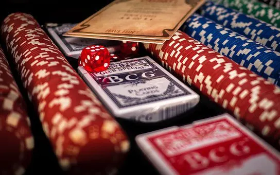 All In or Nothing: Strategies for Risky Bets in Online Poker