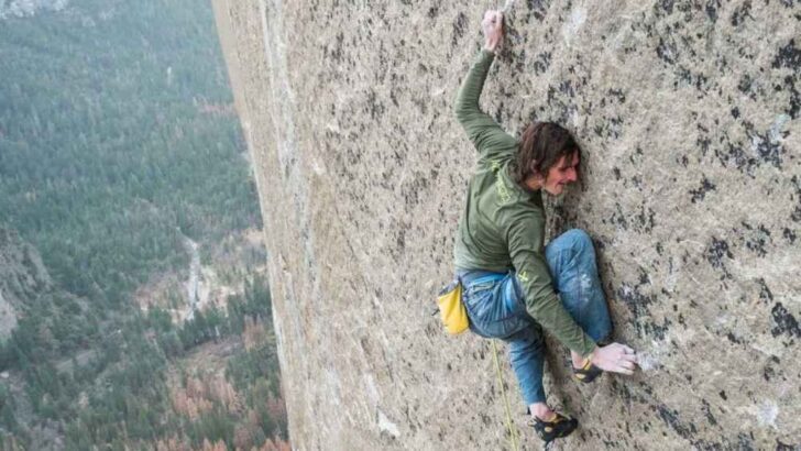 This Man Climbed The Tallest Granite Rock In The World With No Aids!