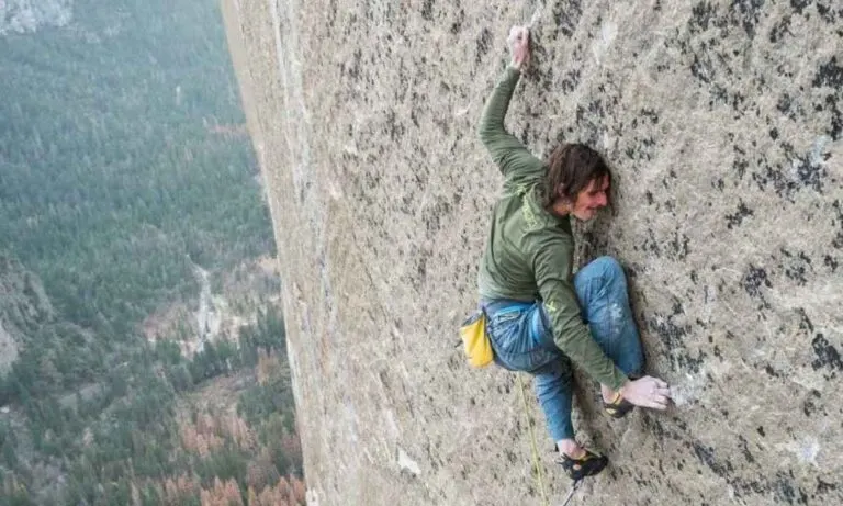 This Man Climbed The Tallest Granite Rock In The World With No Aids!