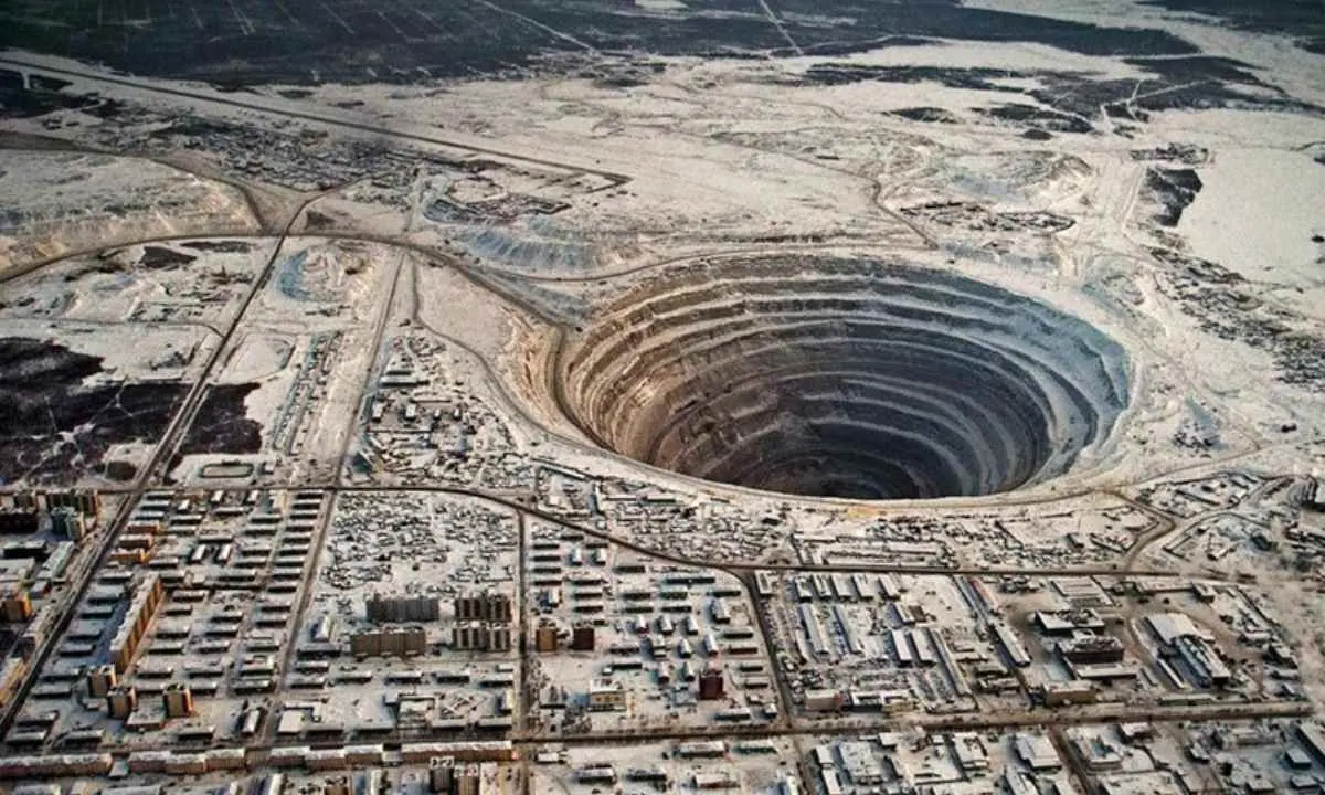 Russia's Diamond Mine With A History Of Tragic Deaths & Disasters!