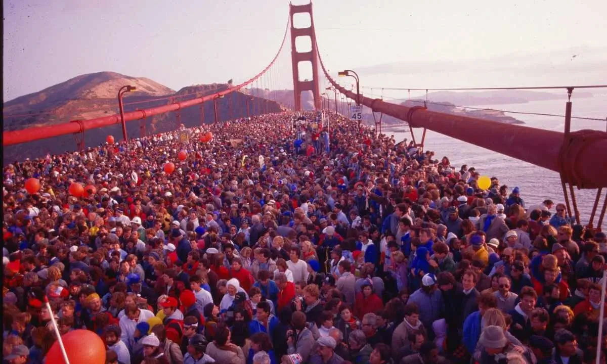 The Golden Gate Bridge Sagged On Its 50th Anniversary Celebration!