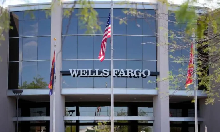 Wells Fargo Employee Found Dead At Her Desk After Four Days!