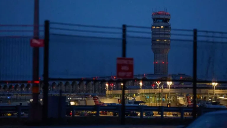 Planes Receive Mysterious False Midair Collision Alerts Near Reagan Airport