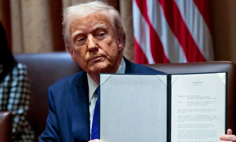 Trump Orders Declassification of "Crossfire Hurricane" Files!