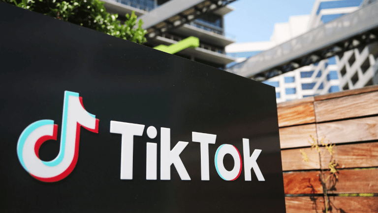 Amazon,  OnlyFans Bid for TikTok Amid U.S. Ban Deadline