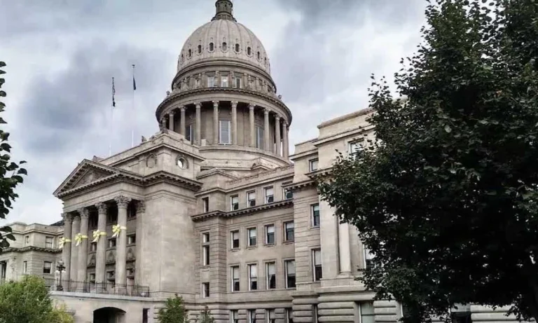 Idaho Passed a Law Authorizing The Use of The Death Penalty By Firing Squads For Convicted Pedophiles!