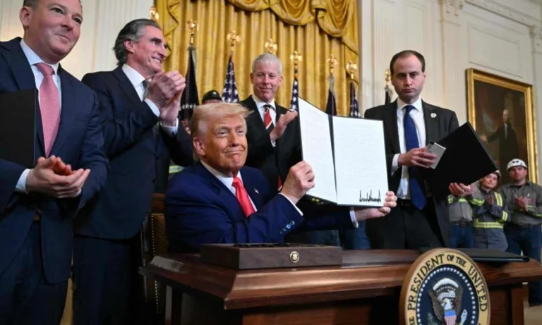 Trump Signs Orders to Revitalize Coal Industry!