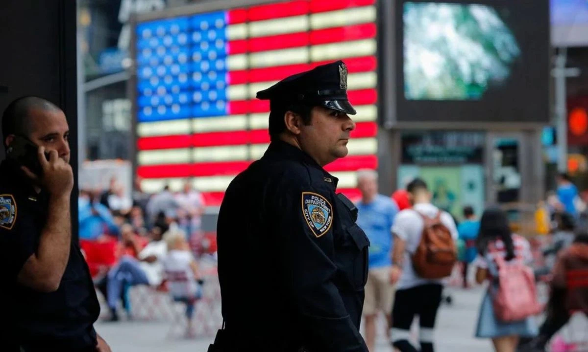 Americans at July 4th Celebrations Warned of Lone Wolf Terrorist Threat!
