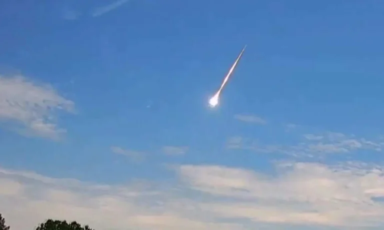 Fireball Meteorite That Smashed Through A Roof Of A House In Georgia Is "Older Than The Earth"!